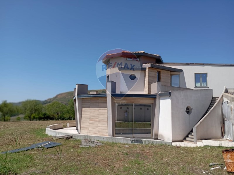 Villa in Vendita a Aidone, 670'000&euro;, 700 m²