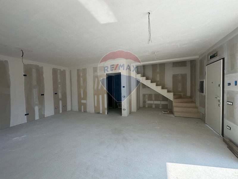 Quadrilocale in Vendita a Azzano San Paolo, 455'000€, 128 m²