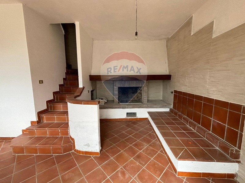 Casa Semi Indipendente in Vendita a Bagni di Lucca, 69'000€, 75 m²