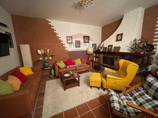 Casa Semi Indipendente in Vendita a Bagni di Lucca, 120'000€, 145 m²