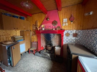 Casa Indipendente in Vendita a Bagni di Lucca, 45'000€, 85 m²