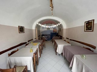 Attività commerciale in Vendita a Barga, 90'000&euro;, 95 m²