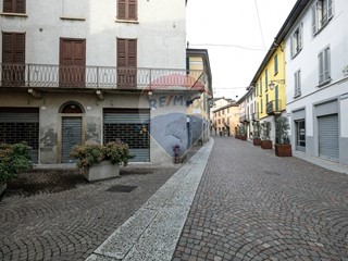 Immobile commerciale in Vendita a Treviglio, 419'000€, 75 m²