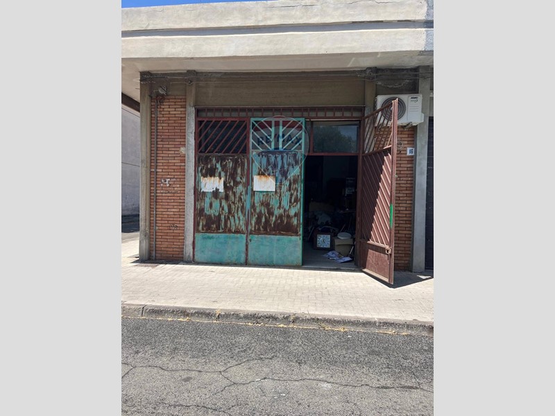 Negozio in Vendita a San Pietro Clarenza, 30'000€, 29 m²