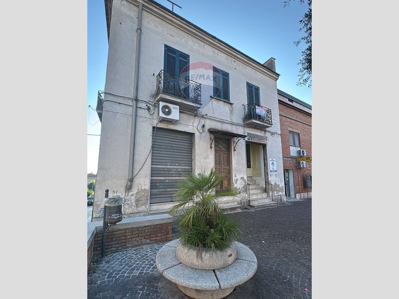 Casa Semi Indipendente in Vendita a Sessa Aurunca, 110'000€, 120 m²