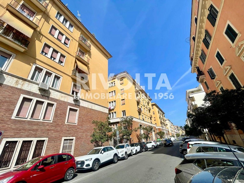 Ufficio in Vendita a Roma, 380'000&euro;, 150 m²