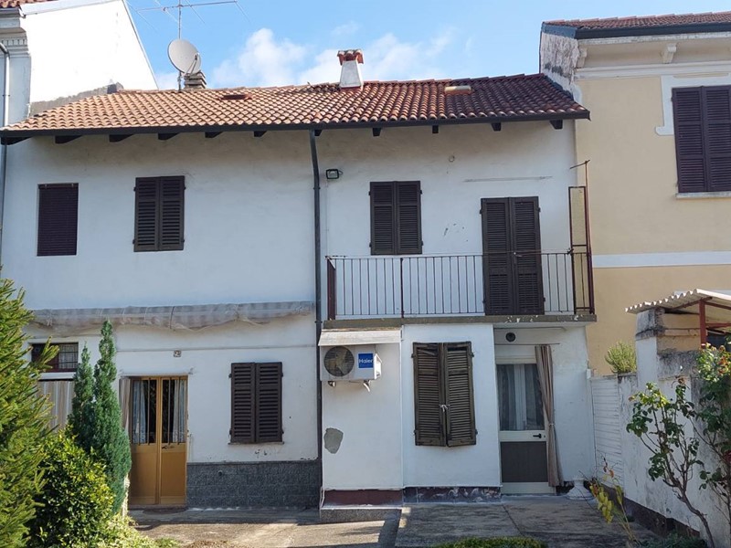 Casa Indipendente in Vendita a Desana, 69'000€, 150 m²