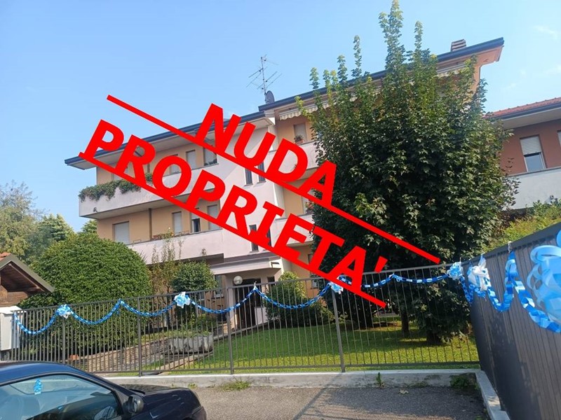 Trilocale in Vendita a Cabiate, 108'000&euro;, 90 m²