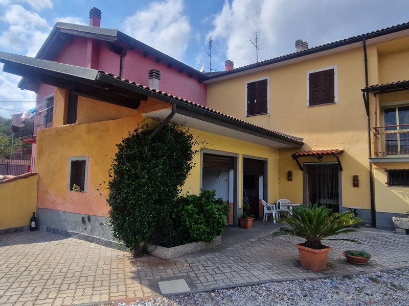 Casa Semi Indipendente in Vendita a Cairo Montenotte, 130'000€, 160 m²