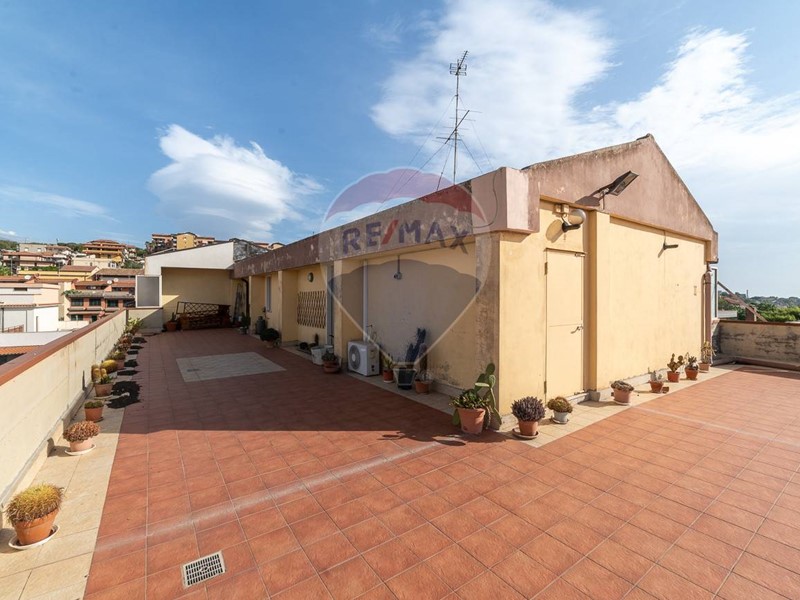 Bilocale in Vendita a Catania, 94'000&euro;, 70 m²