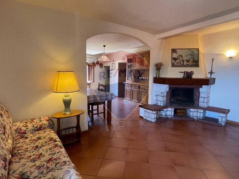 Appartamento in Vendita a Gallicano, 55'000€, 90 m²