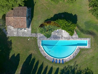 Villa in Vendita a Fabriano, 575'000€, 160 m²