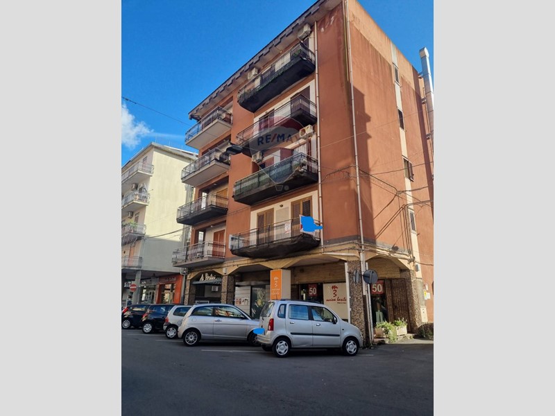 Immobile commerciale in Affitto a Mascalucia, 1'000€, 60 m²
