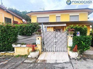 Trilocale in Vendita a Massarosa, 165'000€, 85 m²
