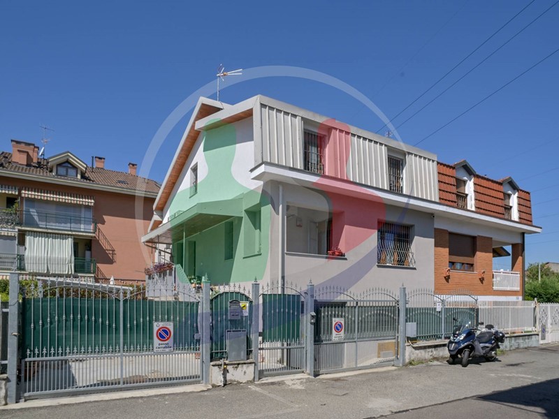 Casa Semi Indipendente in Vendita a Nichelino, 389'000€, 212 m²