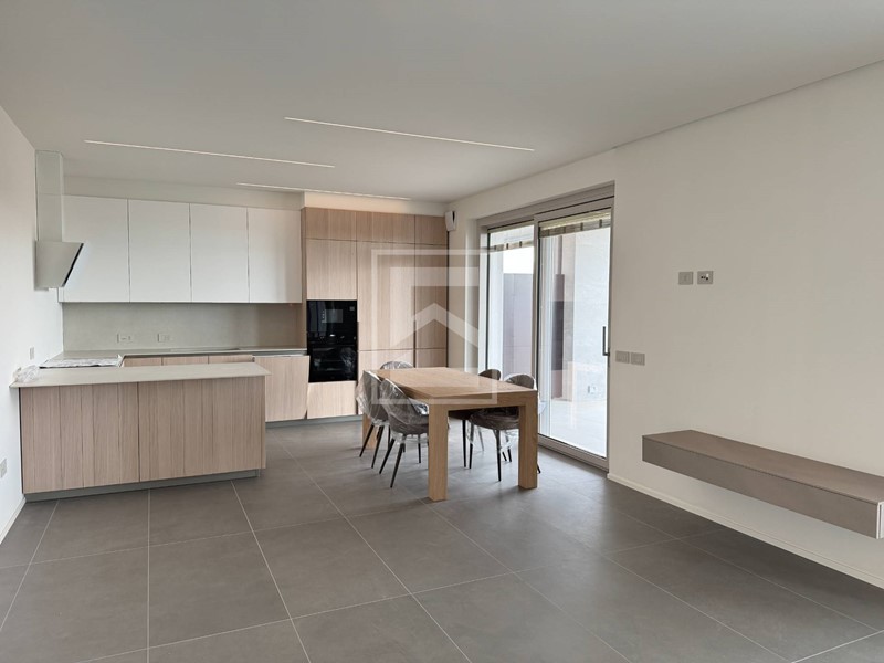 Trilocale in Vendita a Padenghe sul Garda, 475'000&euro;, 139 m²