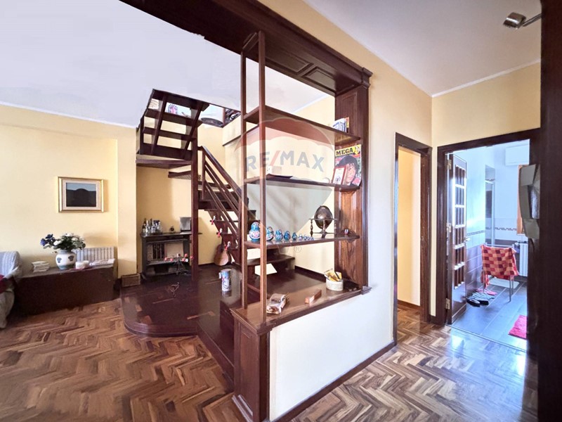 Appartamento in Vendita a Palermo, 190'000€, 175 m²