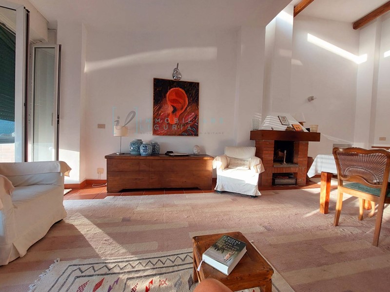 Rustico in Vendita a Borghetto d'Arroscia, 195'000€, 160 m²