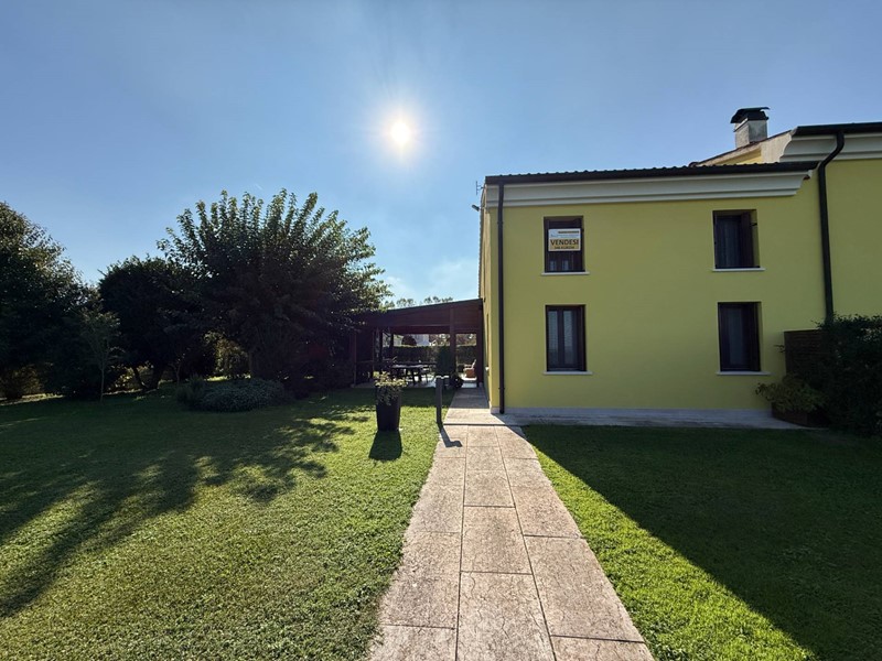 Casa Semi Indipendente in Vendita a Borgo Mantovano, 229'000&euro;, 130 m²