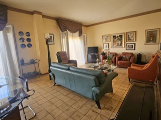 Appartamento in Vendita a Palermo, 185'000€, 168 m²