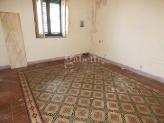 Appartamento in Vendita a Palermo, 249'000€, 153 m²