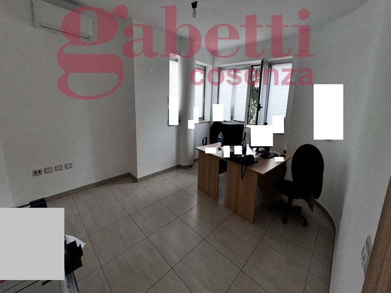 Ufficio in Affitto a Rende, 600€, 70 m²