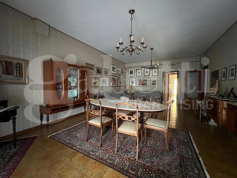 Appartamento in Vendita a Siracusa, 175'000€, 205 m²