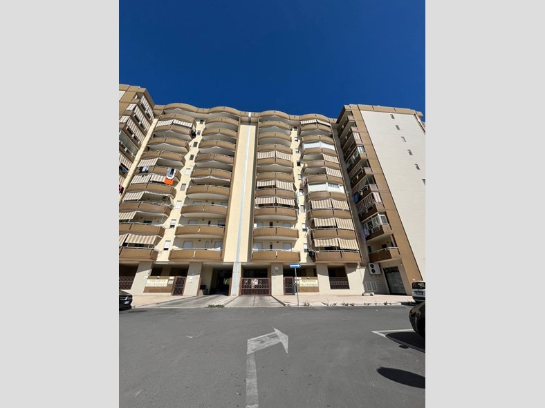 Trilocale in Vendita a Bari, 145'000€, 82 m²