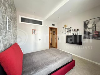 Trilocale in Vendita a Napoli, 215'000€, 76 m²