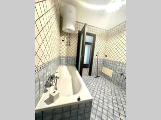 Trilocale in Affitto a Napoli, 700€, 80 m²