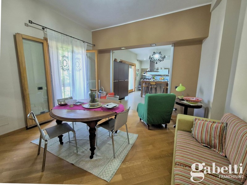 Appartamento in Vendita a Pomigliano d'Arco, 400 m²