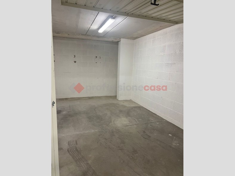 Box in Vendita a Bari, 24'000€, 17 m²