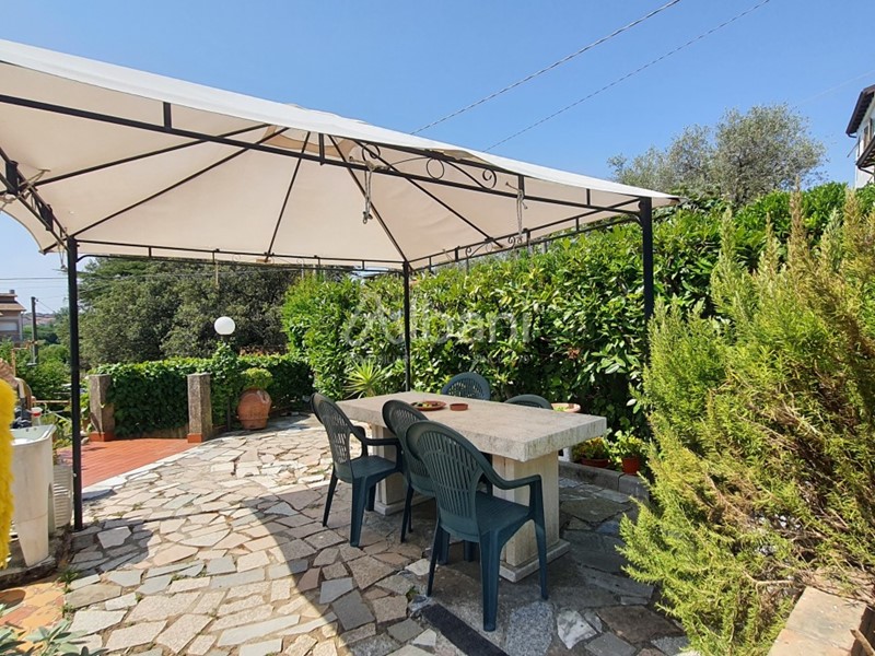 Appartamento in Vendita a Aulla, zona Albiano Magra, 145'000€, 114 m²