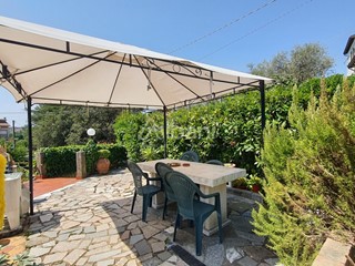 Appartamento in Vendita a Aulla, zona Albiano Magra, 145'000€, 114 m²