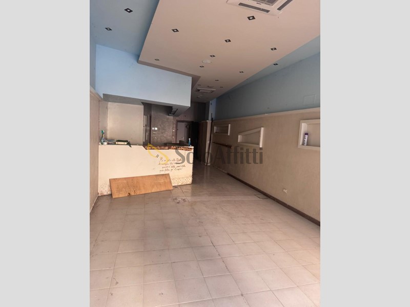 Magazzino in Affitto a Pescara, zona Porta Nuova, 400€, 62 m²