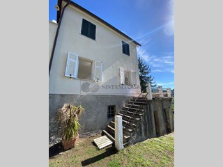 Casa Semi Indipendente in Vendita a Calice al Cornoviglio, 103'000€, 77 m²