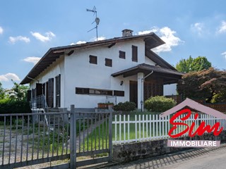Villa in Vendita a Carpignano Sesia, 169'000€, 173 m², con Box