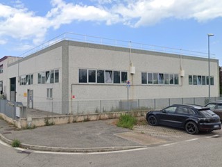 Attività commerciale in Affitto a Rimini, 40'000€, 690 m²
