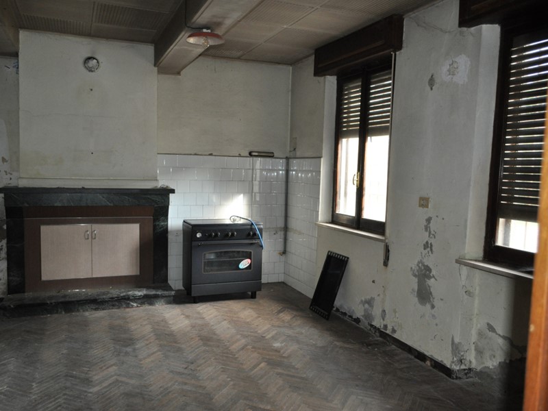 Casa Indipendente in Vendita a Sissa Trecasali, 120'000&euro;, 440 m²