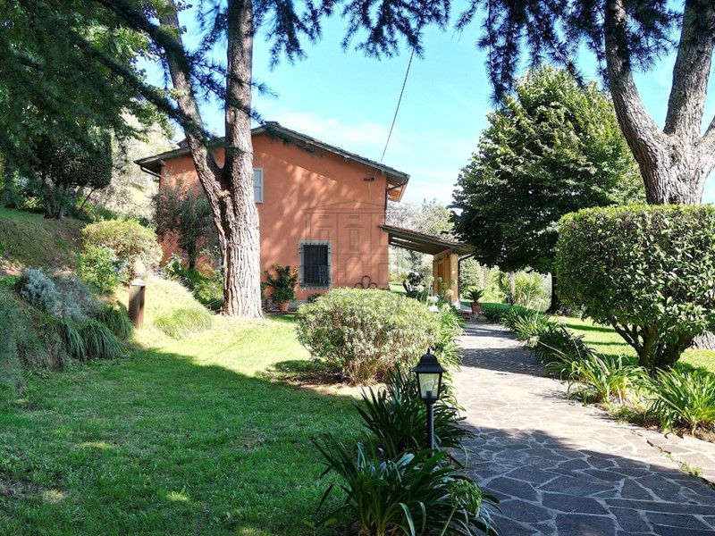 Casale in Vendita a Lucca, zona Nord, 1'200'000&euro;, 300 m²