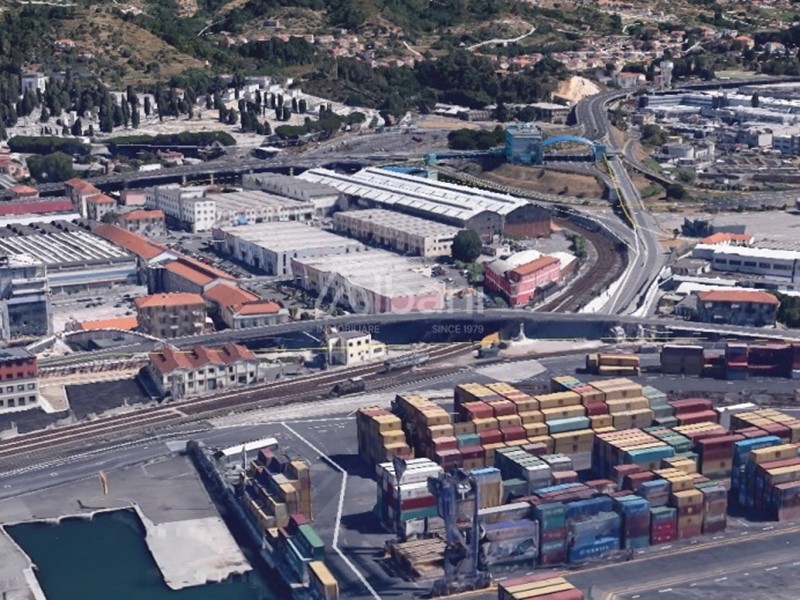 Ufficio in Affitto a La Spezia, 4'000&euro;, 260 m²