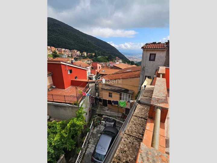 Casa Semi Indipendente in Vendita a La Spezia, zona Biassa, 135'000&euro;, 103 m², arredato