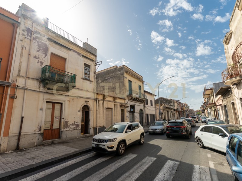 Casa Indipendente in Vendita a Mascali, 100'000€, 180 m²