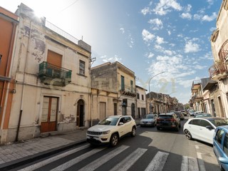 Casa Indipendente in Vendita a Mascali, 100'000€, 180 m²