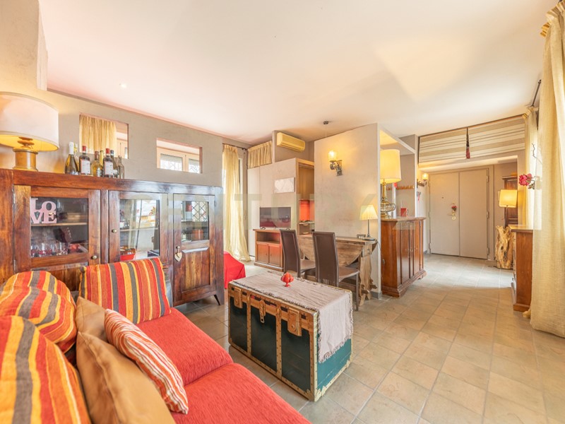 Appartamento in Vendita a Roma, 399'000&euro;, , arredato, con Box