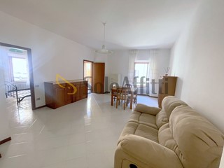 Quadrilocale in Affitto a Osimo, zona Centro Storico, 500€, 88 m², arredato