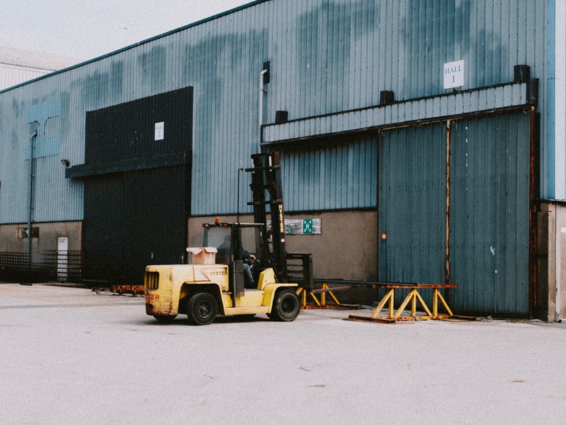 Capannone in Vendita a Monsano, zona Santa Maria, 340'000€, 550 m²