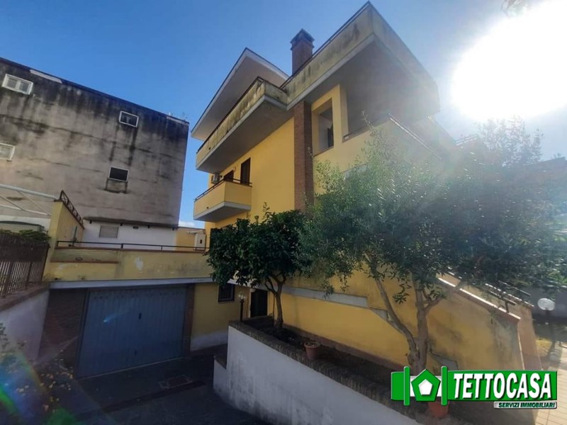Villa in Vendita a Marigliano, 330'000€, 140 m²