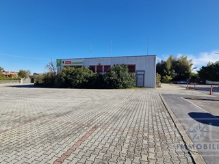 Capannone in Vendita a Padova, 250'000€, 1081 m²