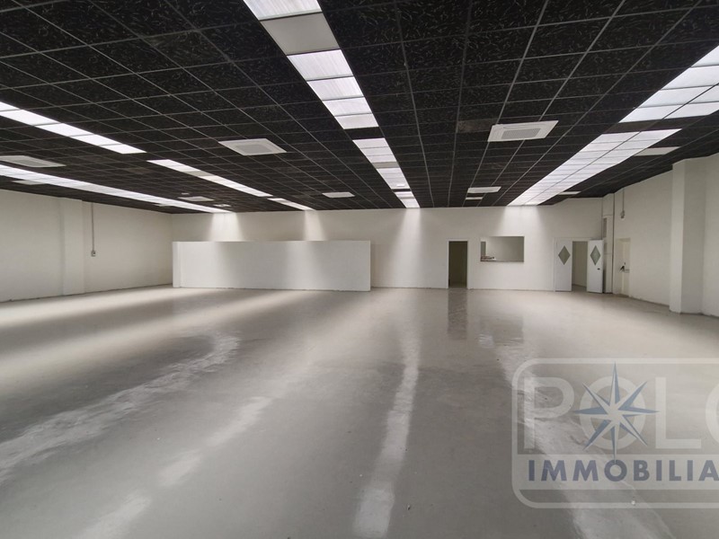 Capannone in Affitto a Sona, 3'500€, 640 m²